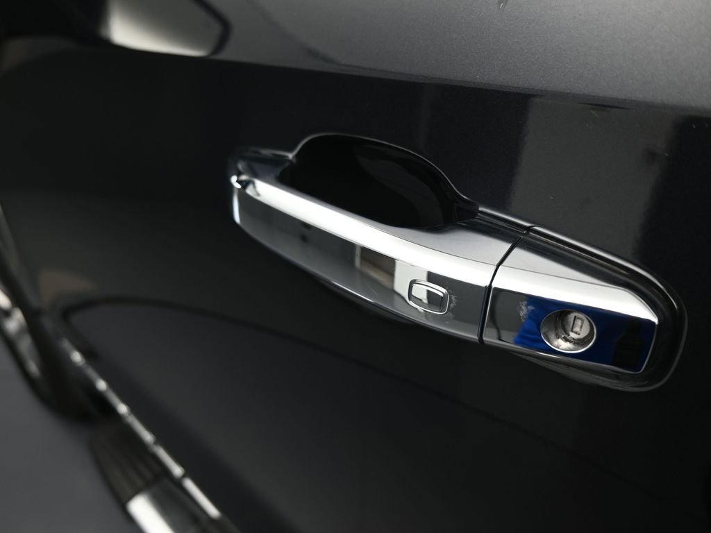 Used 2023 GMC Sierra 1500 SLT w/ SLT Premium Plus Package RWD image 42