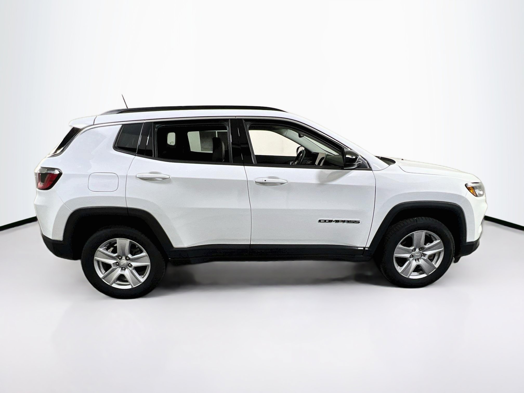 Used 2022 Jeep Compass Latitude w/ Convenience Group AWD/4WD image 4