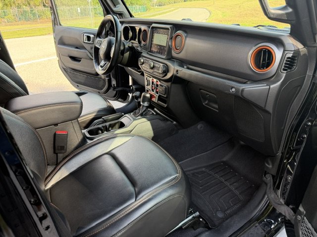 Used 2023 Jeep Gladiator Mojave w/ Cold Weather Group AWD/4WD image 15
