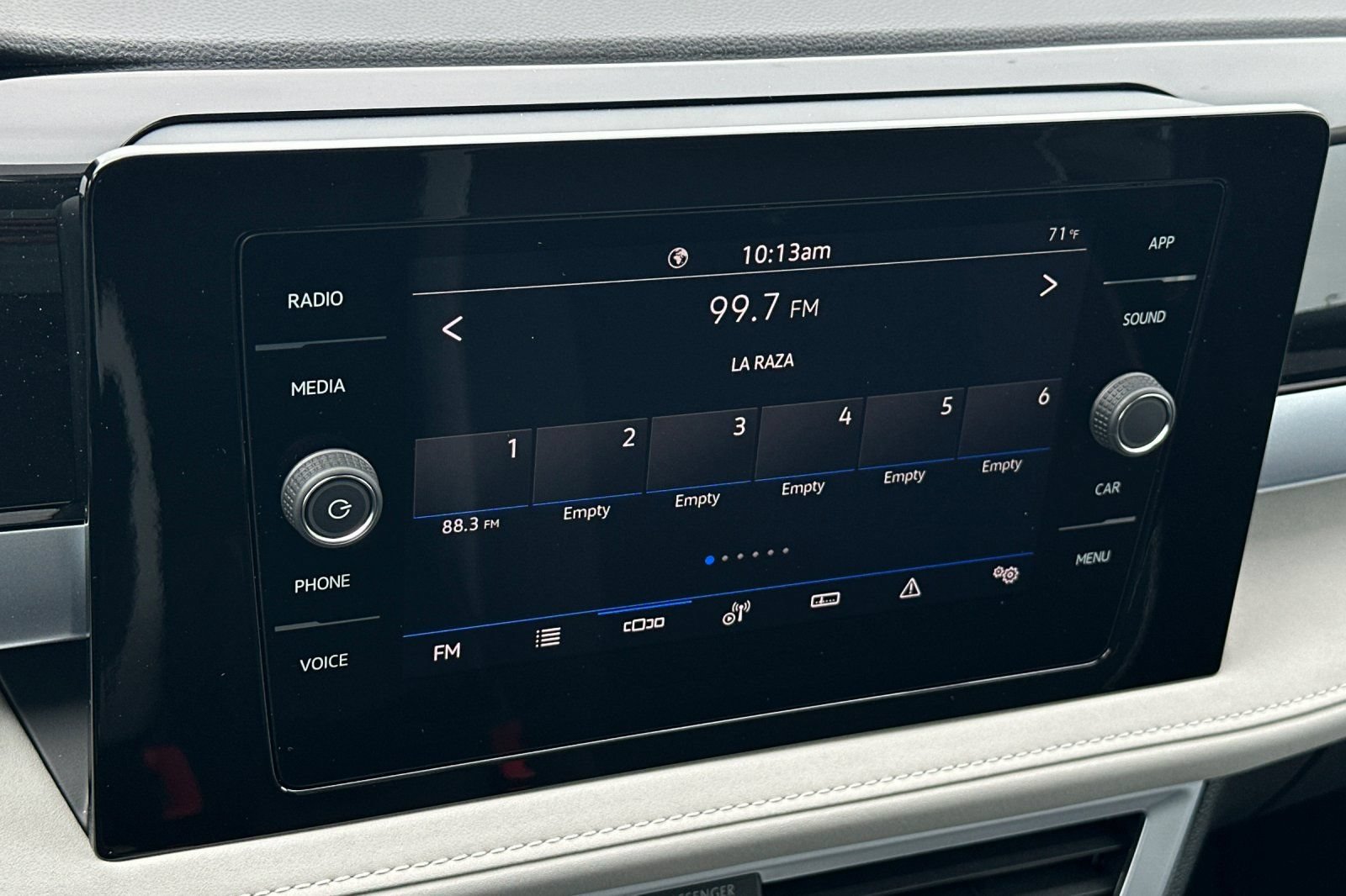 New 2026 Volkswagen Taos SE FWD image 18