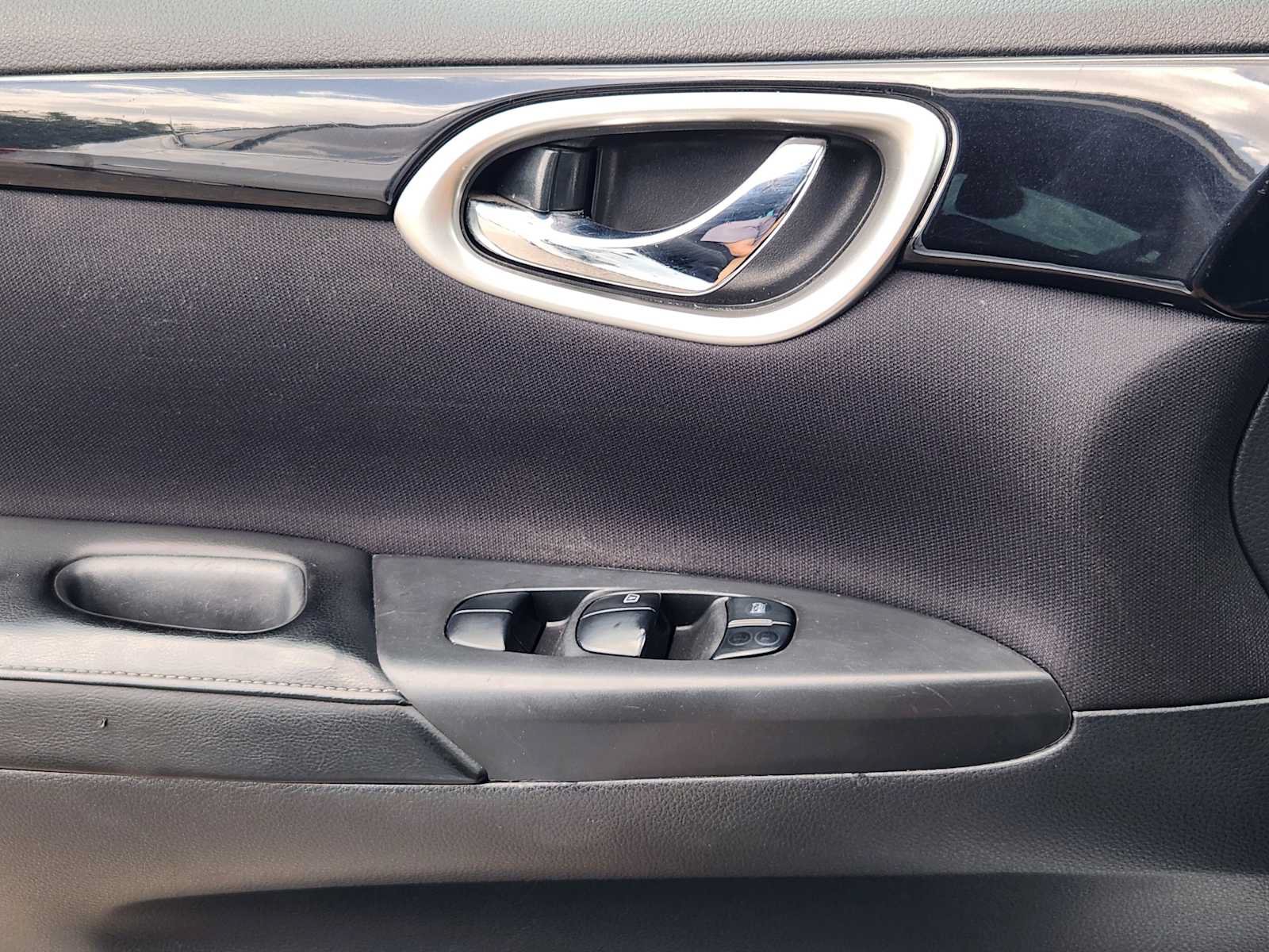 Used 2019 Nissan Sentra SV w/ Exterior Package FWD image 22