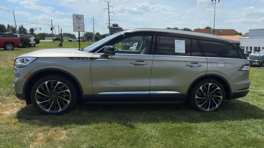 Used 2023 Lincoln Aviator Reserve w/ Equipment Group 201A AWD/4WD image 3