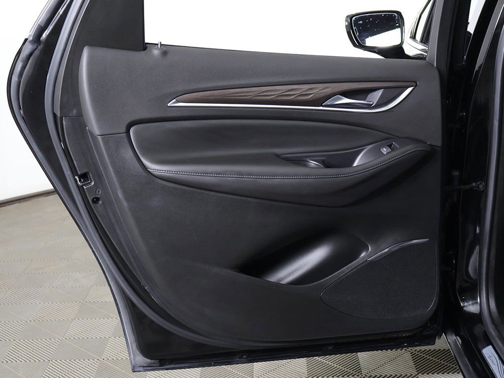 Used 2022 Buick Enclave Avenir w/ Avenir Technology Package image 32