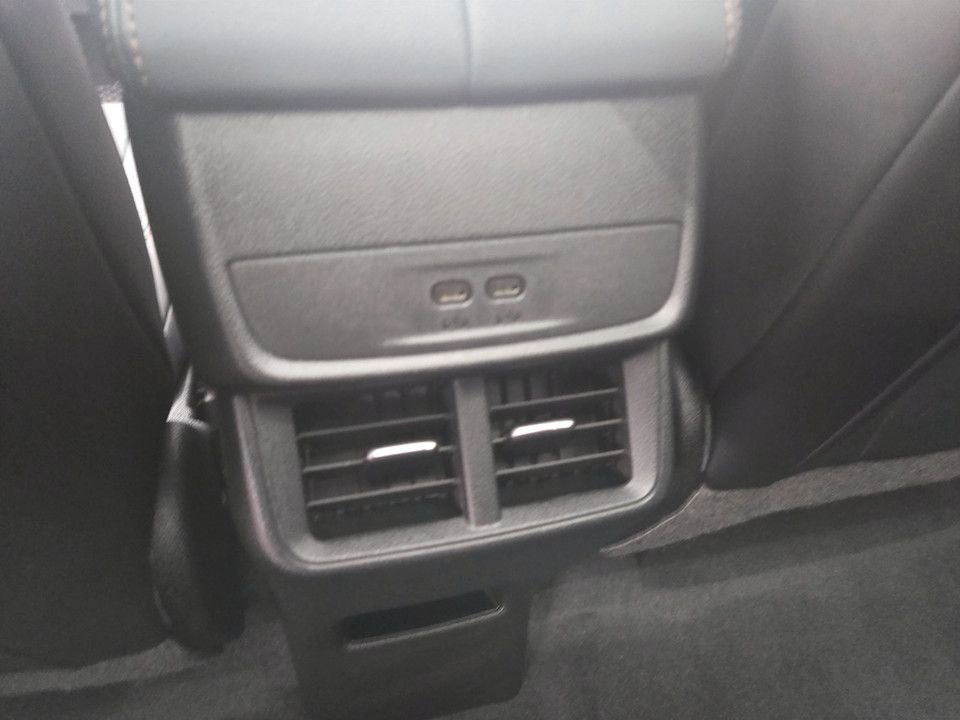 New 2026 GMC Terrain AT4 w/ Technology Package II AWD/4WD image 32