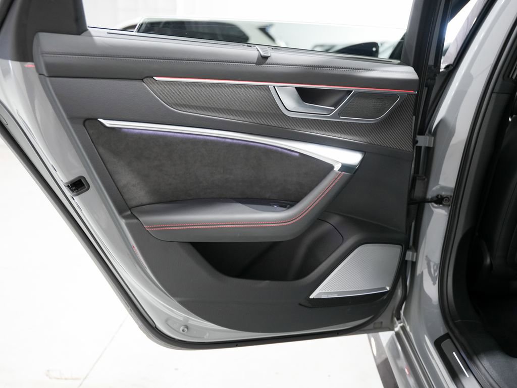 Used 2021 Audi RS 6 w/ Carbon Optic Package AWD/4WD image 36