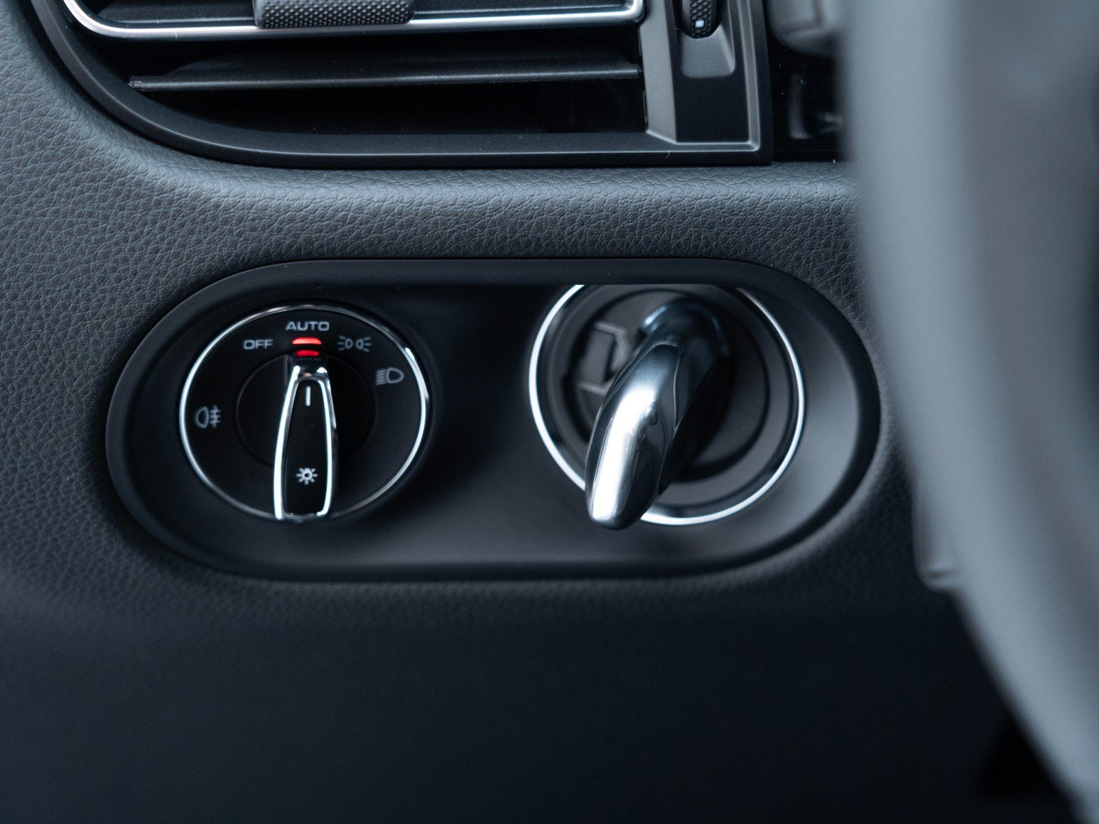 New 2026 Porsche Macan image 29