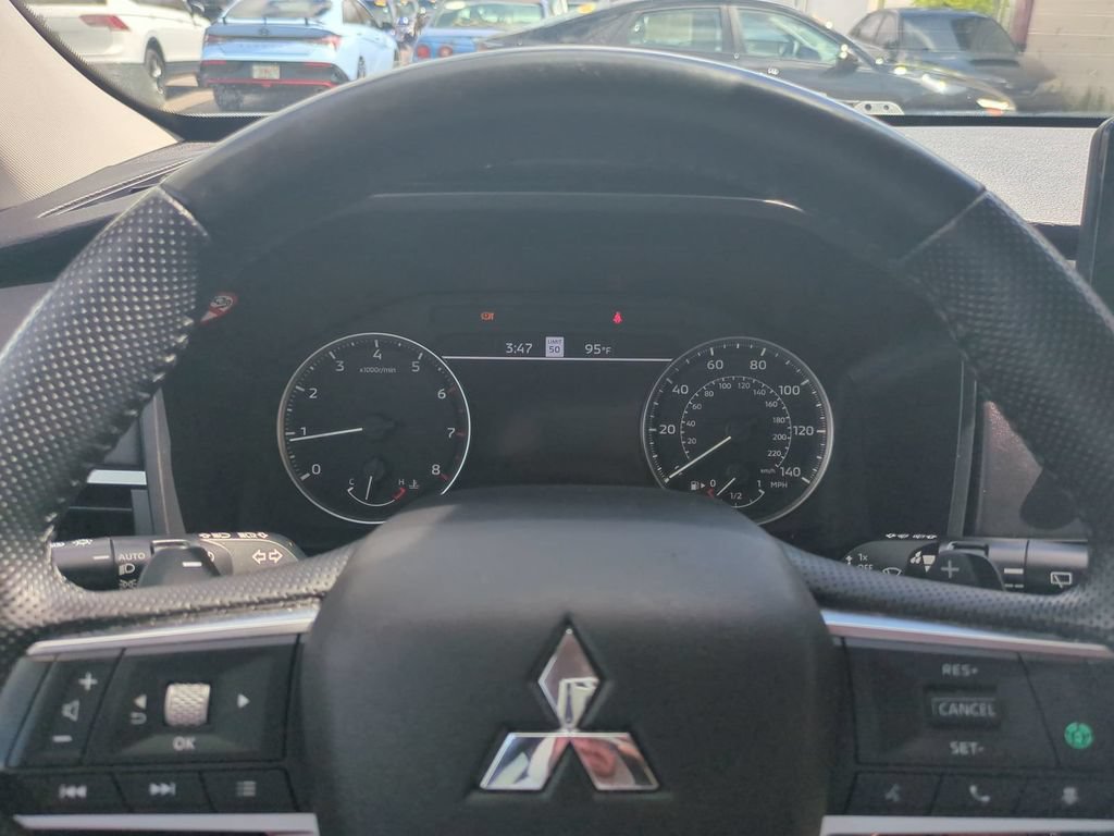 Used 2024 Mitsubishi Outlander SE Black Edition AWD/4WD image 36