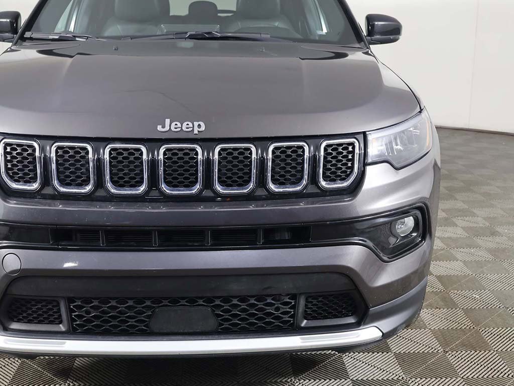 Used 2023 Jeep Compass Limited image 14