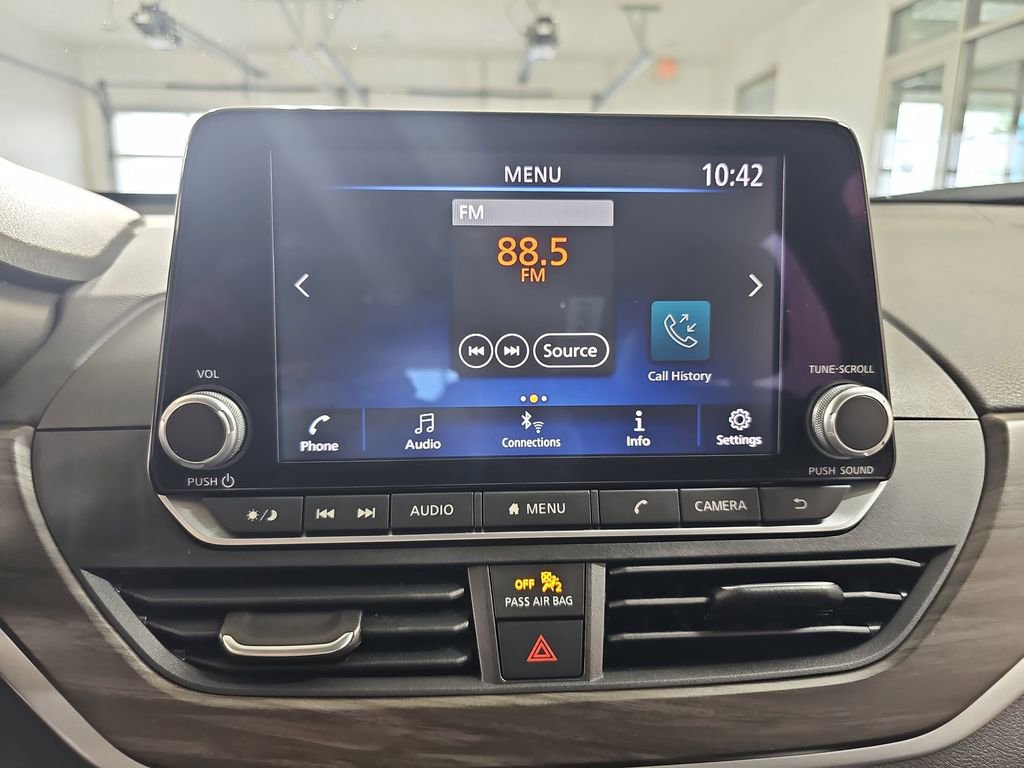 Used 2025 Nissan Altima 2.5 SV FWD image 26