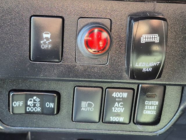Used 2022 Toyota Tacoma TRD Off-Road AWD/4WD image 13