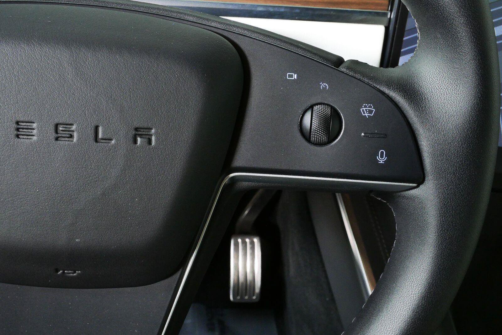 Used 2025 Tesla Model X AWD/4WD image 12