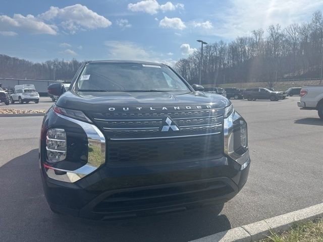 Used 2024 Mitsubishi Outlander ES image 8
