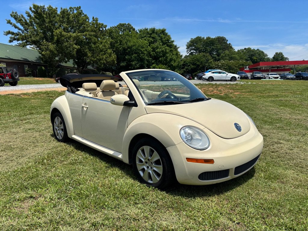 Used 2008 Volkswagen Beetle S FWD image 3