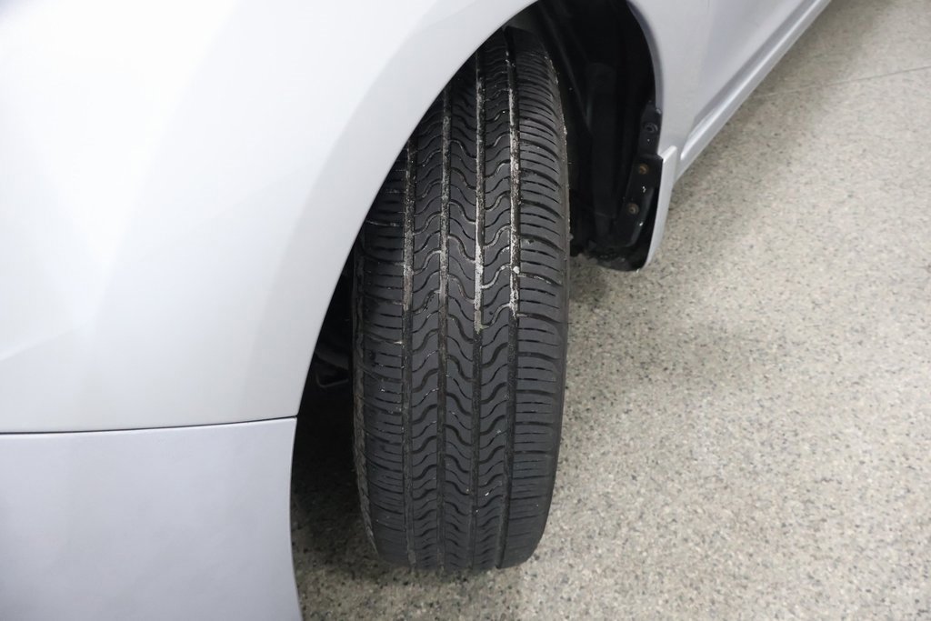 Used 2013 Subaru Impreza 2.0i image 4