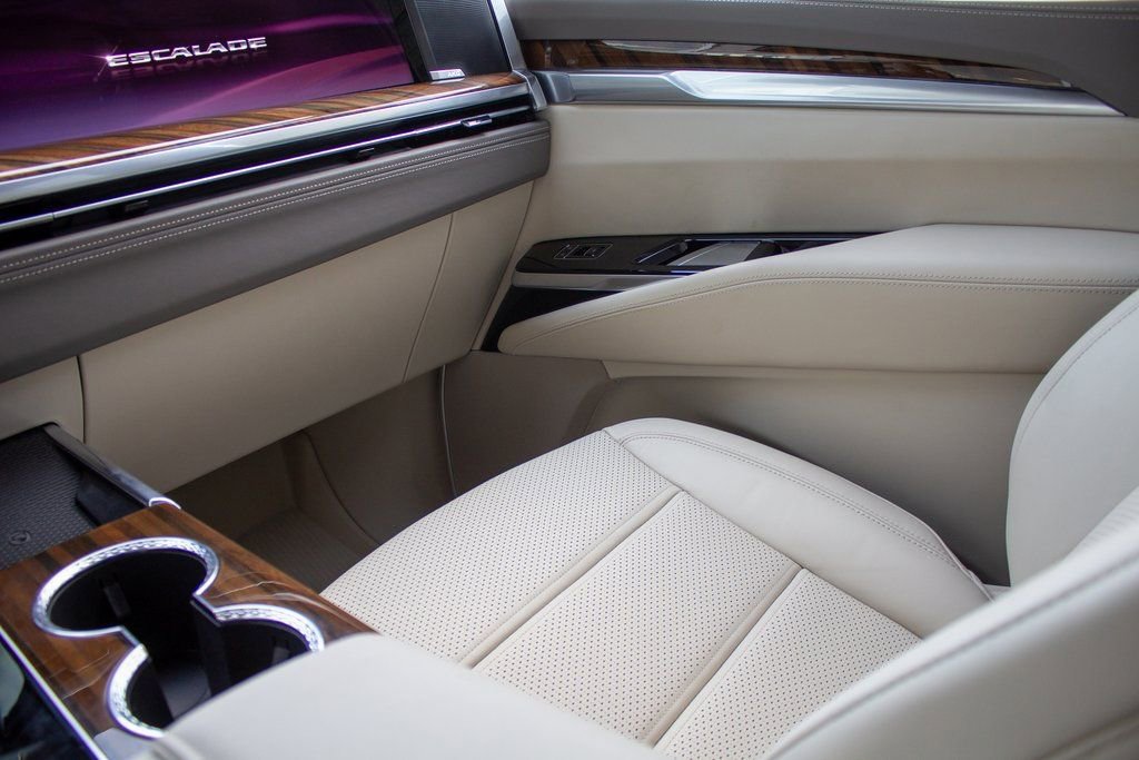 Used 2026 Cadillac Escalade Platinum Sport w/ LPO, Floor Liner Package image 21