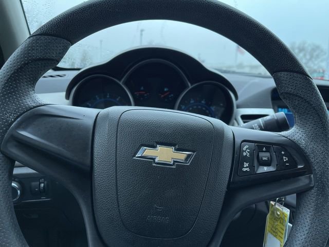 Used 2014 Chevrolet Cruze LS image 11