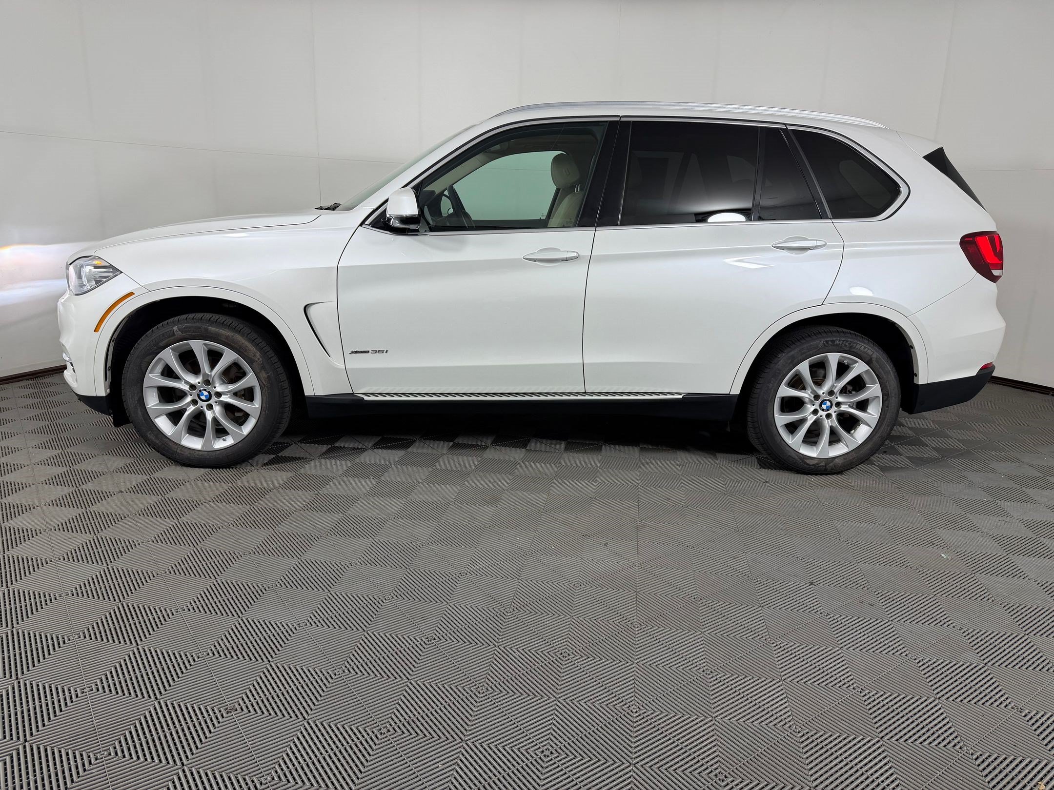 Used 2015 BMW X5 xDrive35i AWD/4WD image 2
