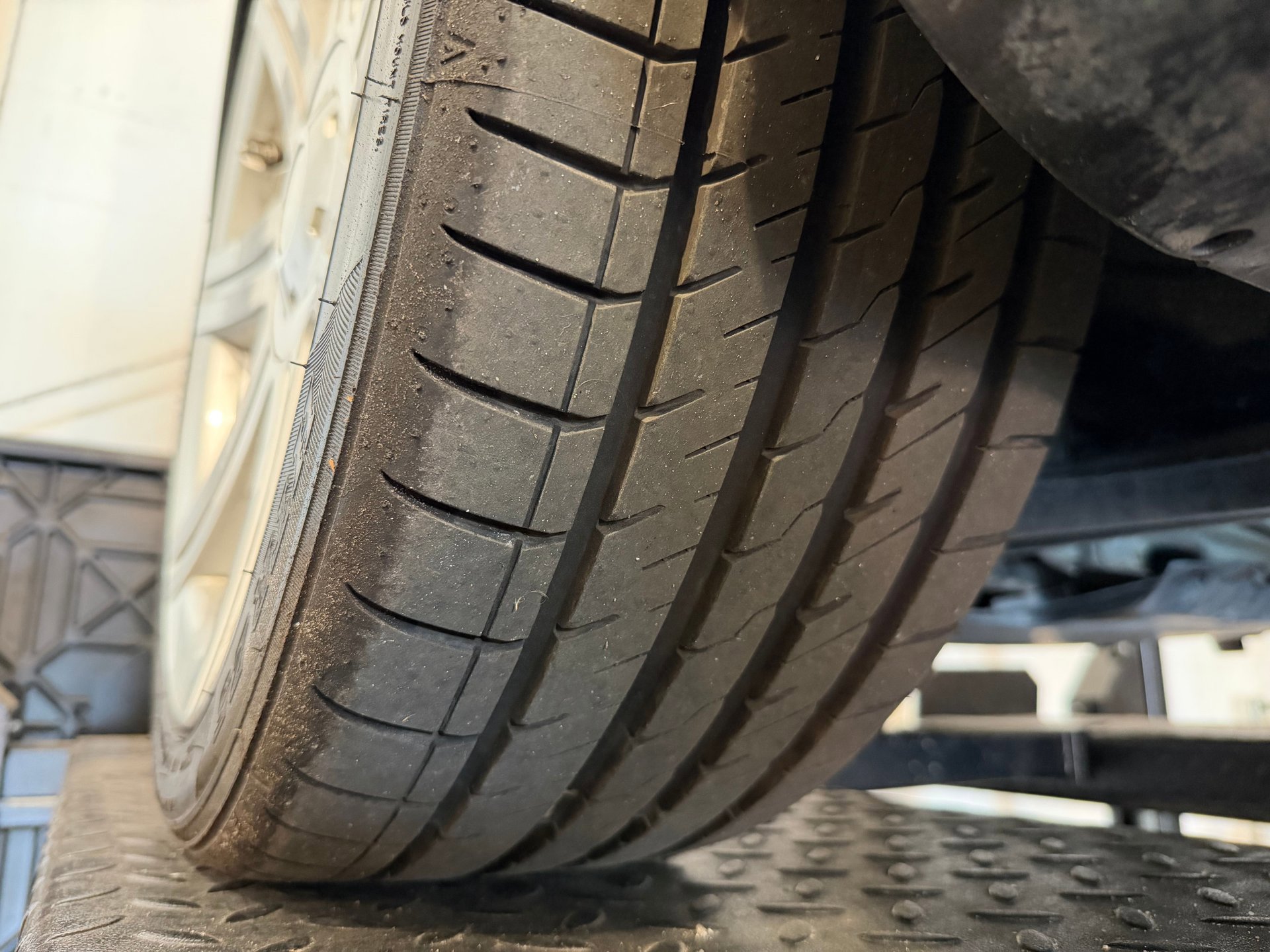 Used 2005 Chrysler Crossfire Limited image 67