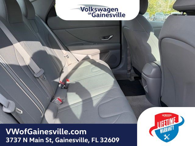 Used 2024 Hyundai Elantra SEL image 9