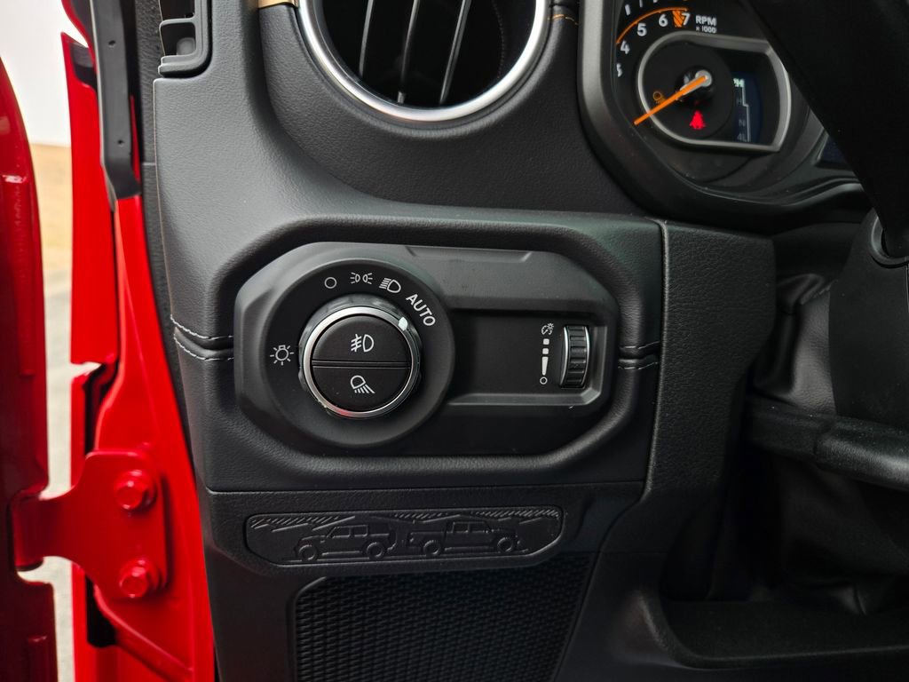 Used 2025 Jeep Gladiator High Tide image 16