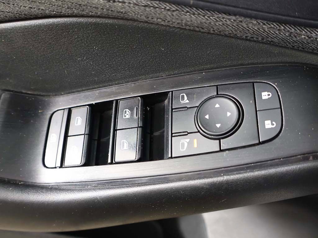 Used 2023 Nissan Rogue S image 40