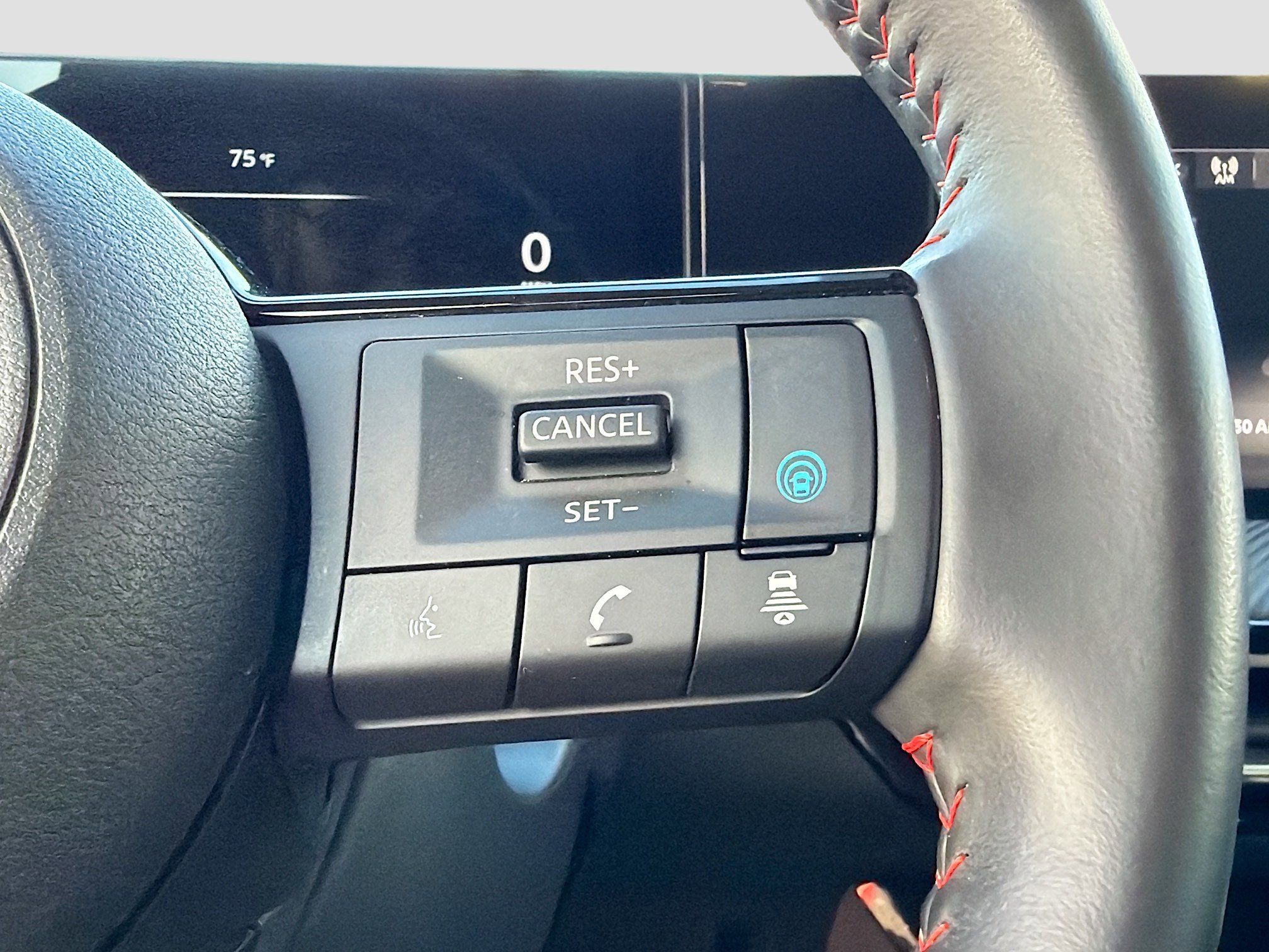 Used 2025 Nissan Kicks SR image 35