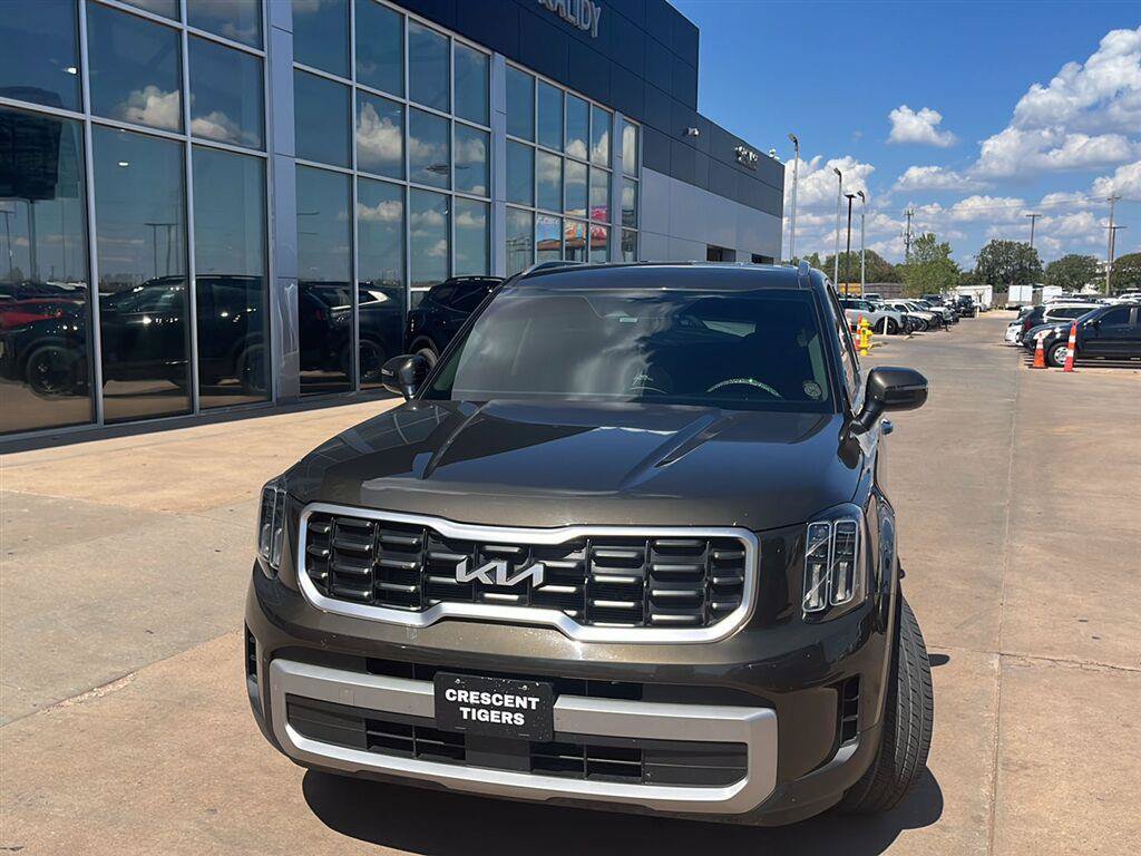 Used 2023 Kia Telluride S FWD image 7