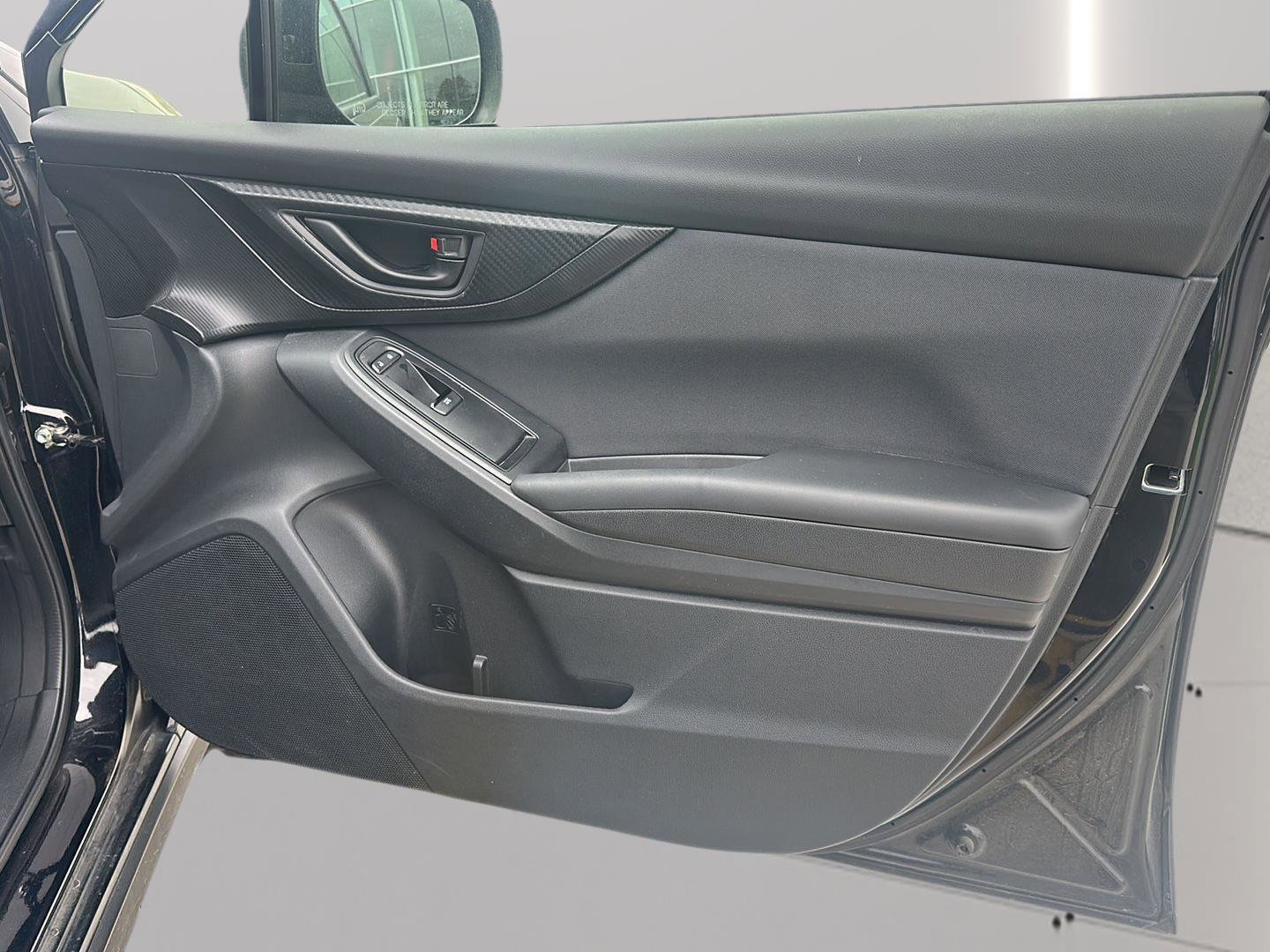 Used 2018 Subaru Crosstrek 2.0i Premium w/ Eyesight System image 18