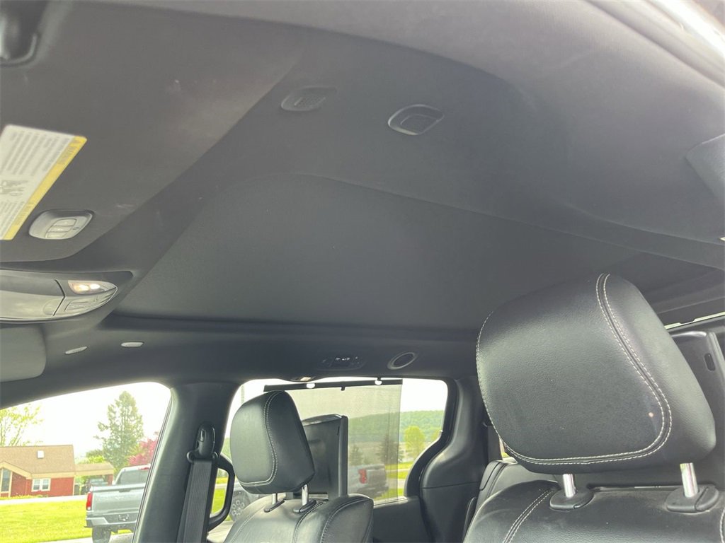 Used 2020 Chrysler Pacifica Touring-L image 19