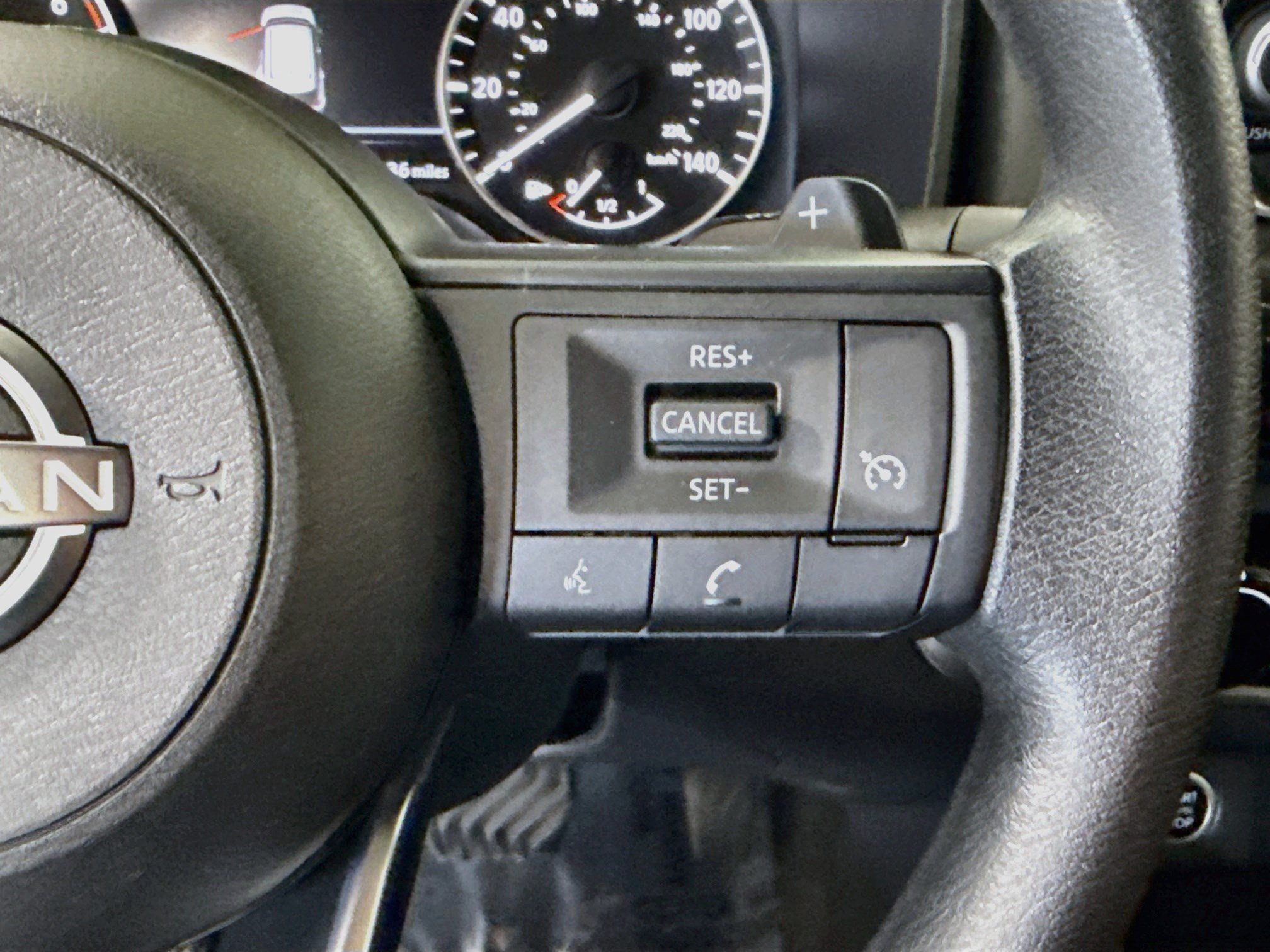 Used 2023 Nissan Rogue S FWD image 15