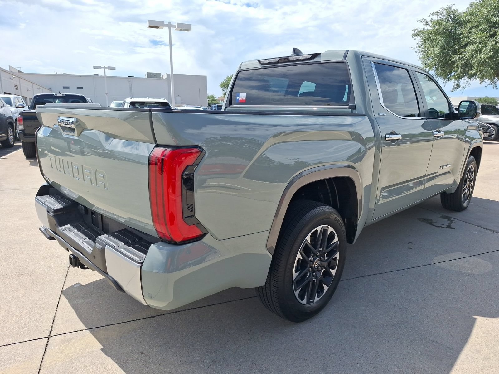 Used 2026 Toyota Tundra Limited AWD/4WD image 6