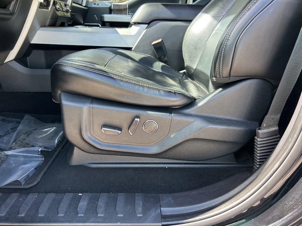 Used 2019 Ford F250 Lariat w/ Lariat Value Package image 16