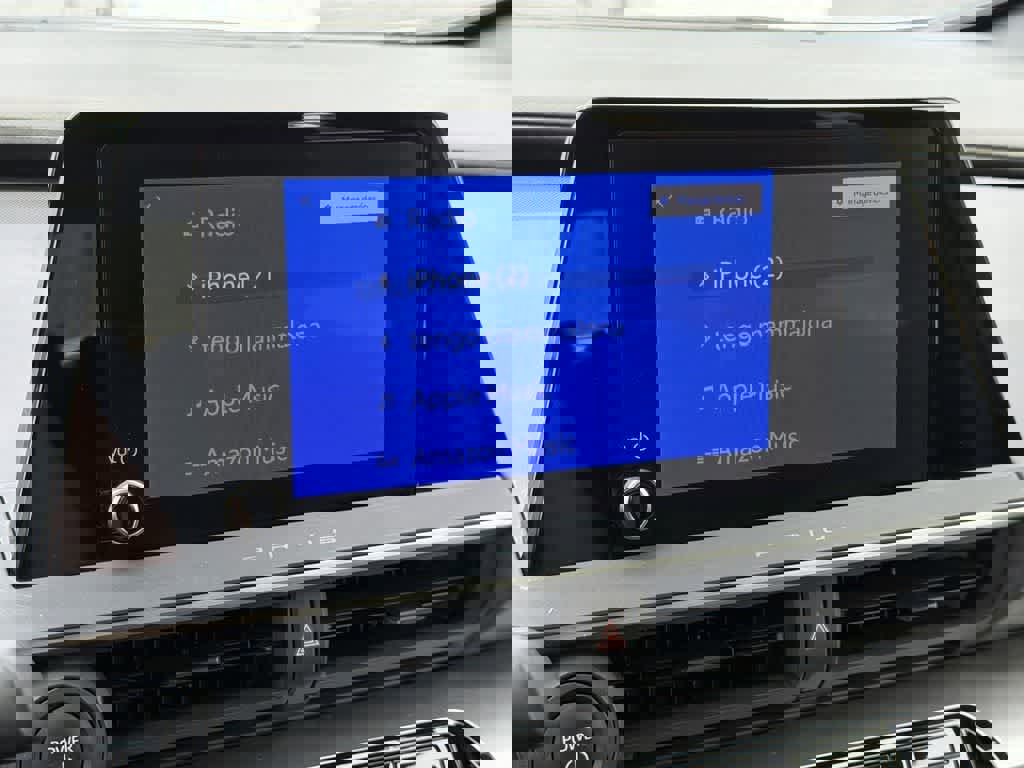 Used 2024 Toyota Prius LE image 19