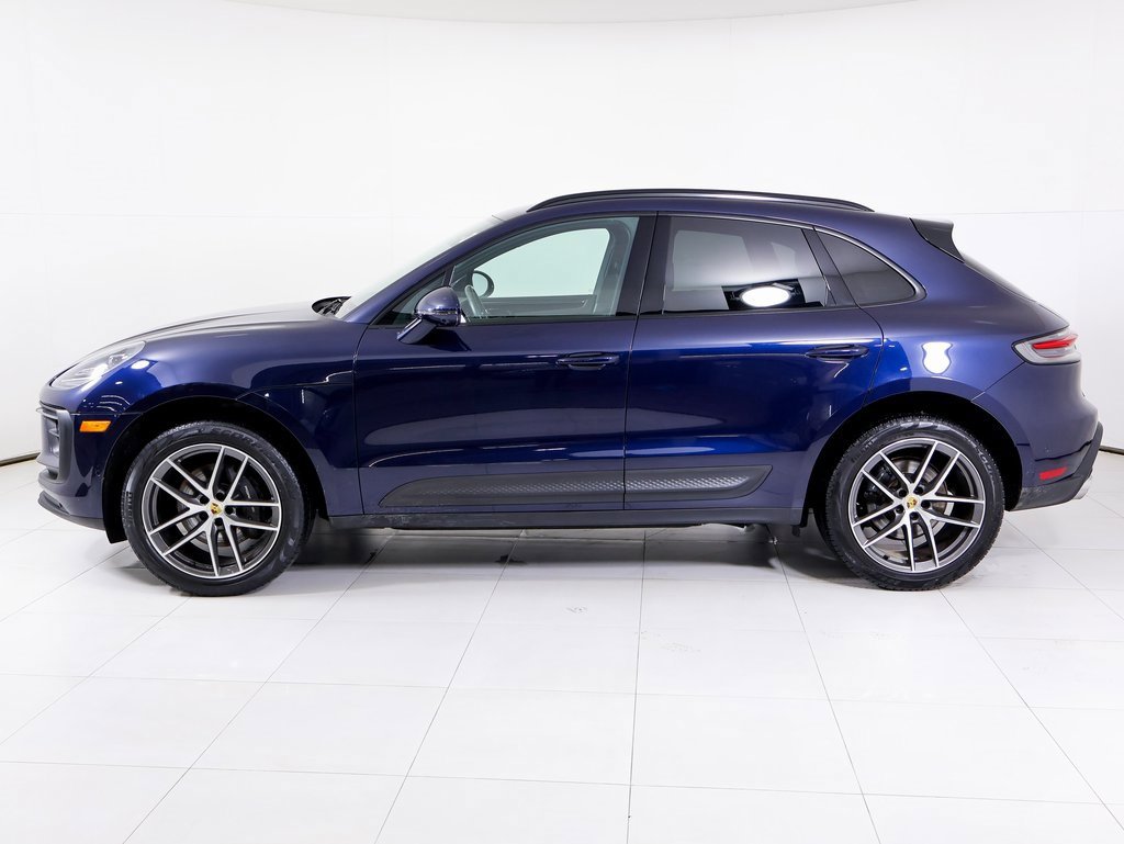 Certified 2022 Porsche Macan w/ Premium Package Plus image 2