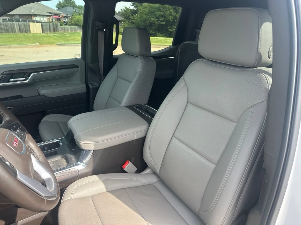 Used 2025 GMC Sierra 1500 SLT AWD/4WD image 9