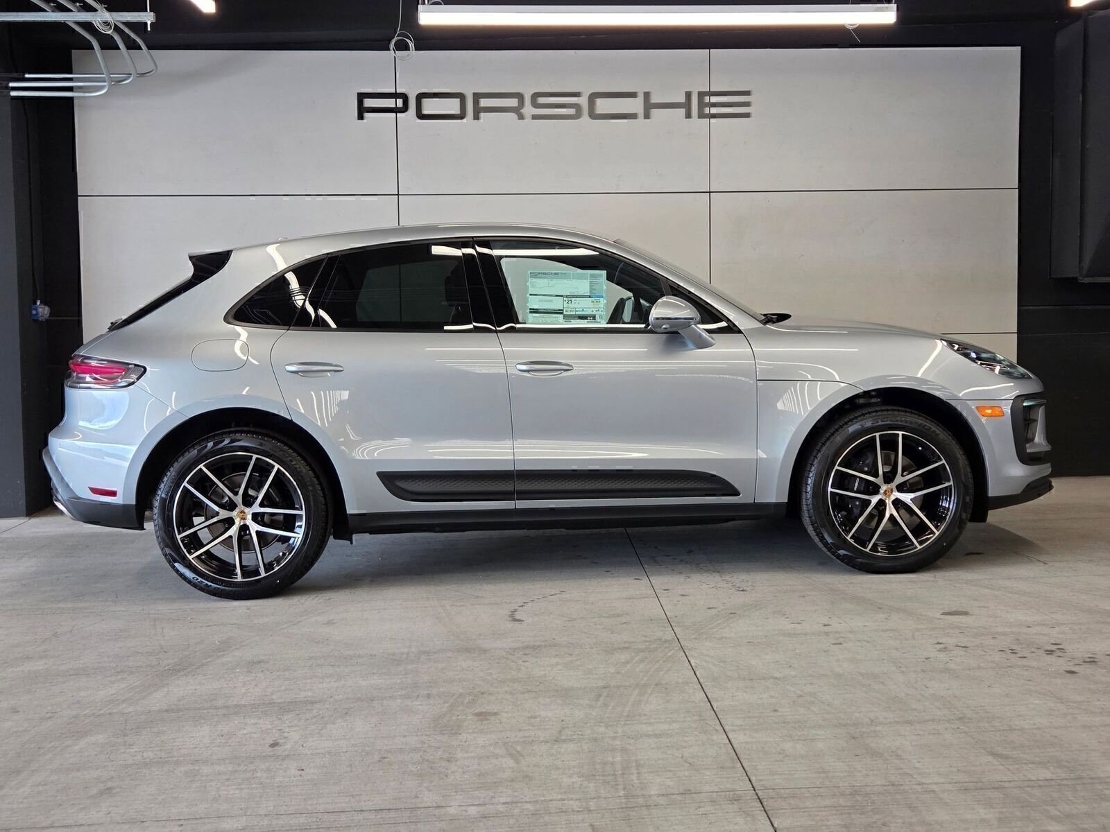 Certified 2026 Porsche Macan image 28