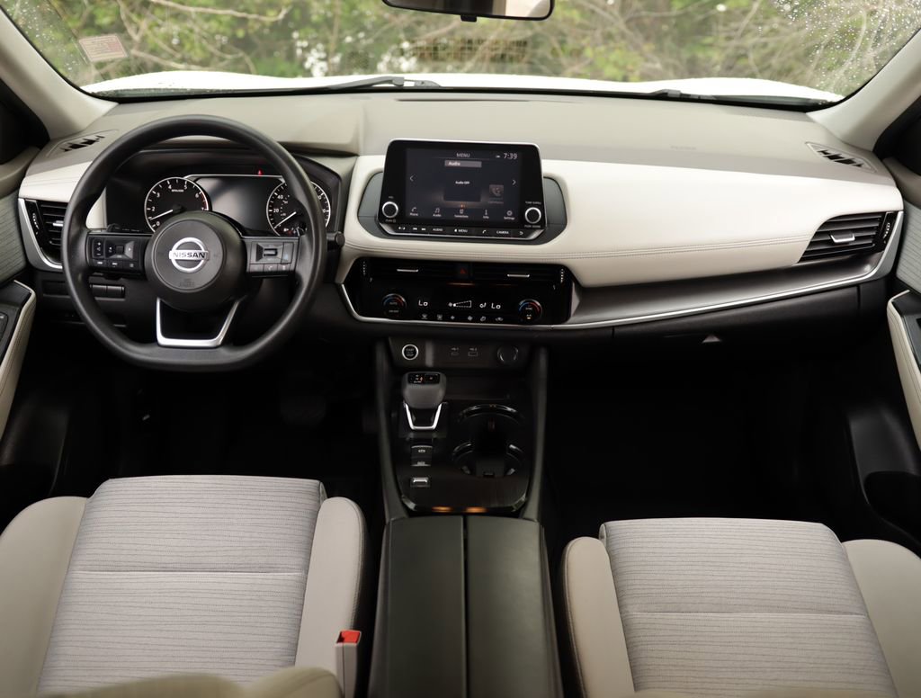 Used 2021 Nissan Rogue SV FWD image 18
