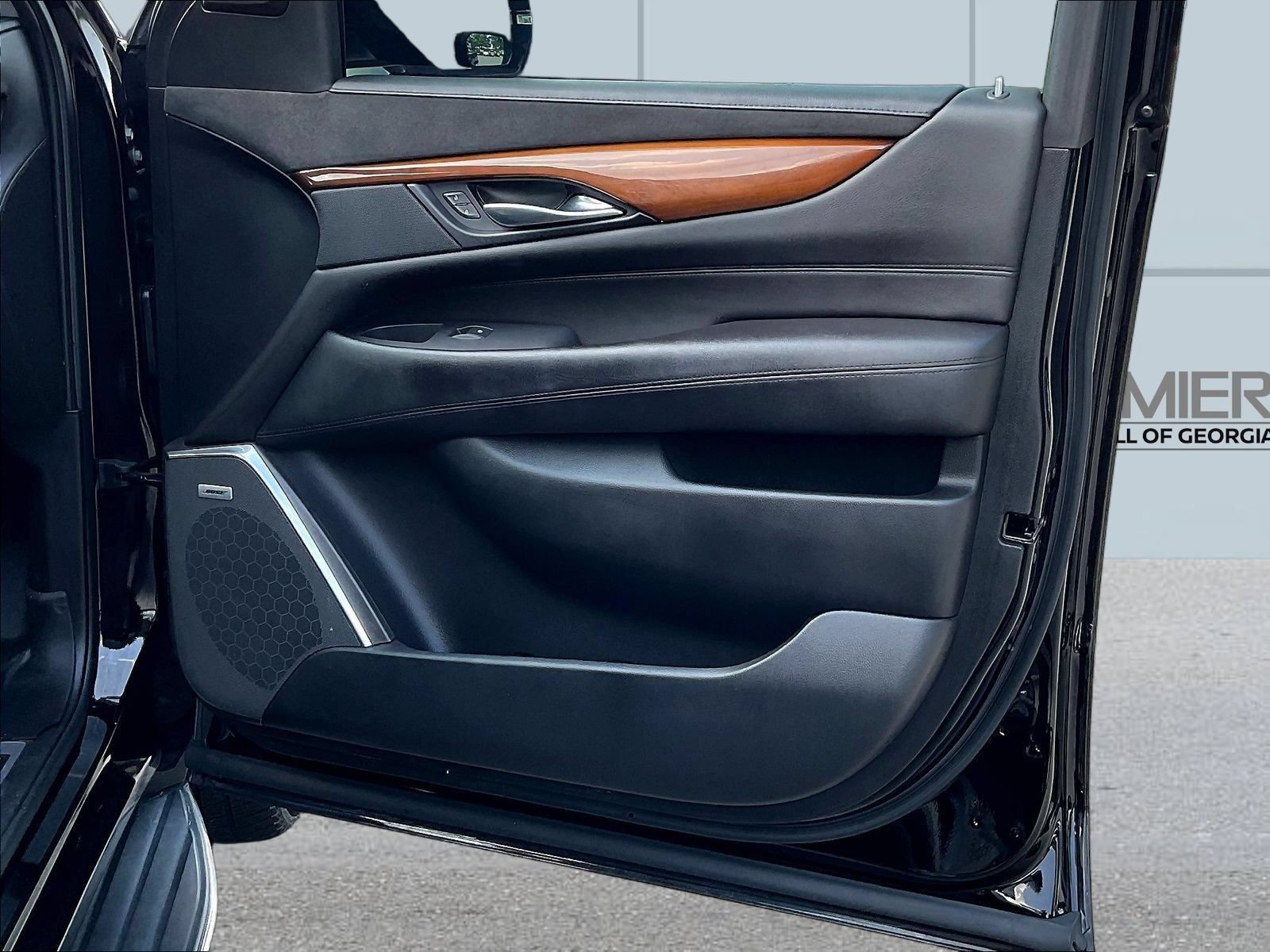 Used 2019 Cadillac Escalade Luxury AWD/4WD image 29