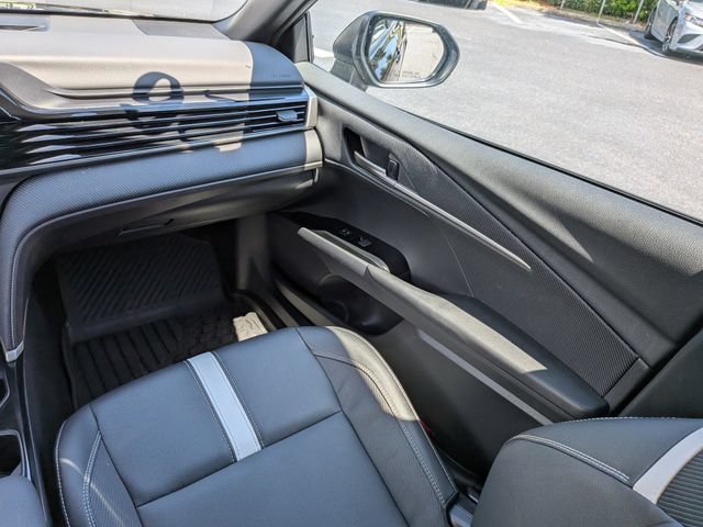 Used 2026 Toyota Camry SE AWD/4WD image 15
