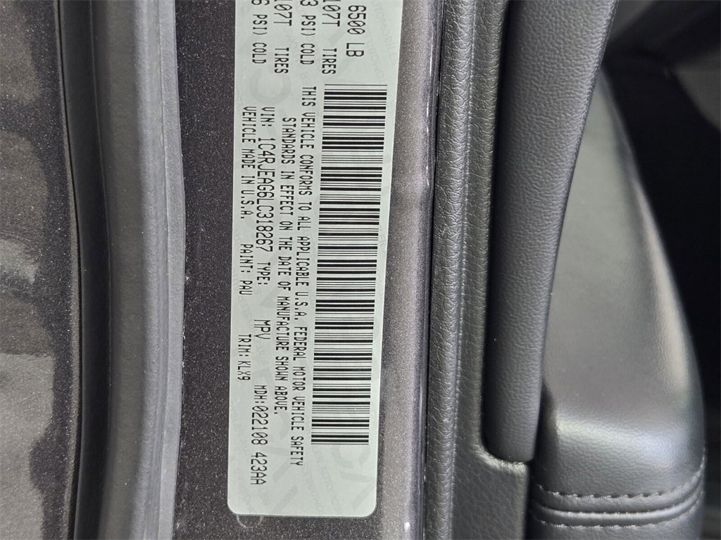 Used 2020 Jeep Grand Cherokee Altitude image 20