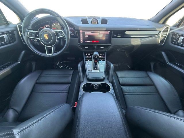 Used 2021 Porsche Cayenne w/ Premium Package AWD/4WD image 12