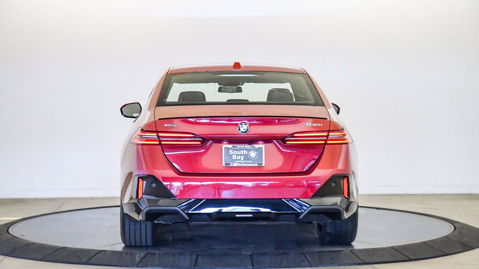 Used 2026 BMW 540i xDrive image 3