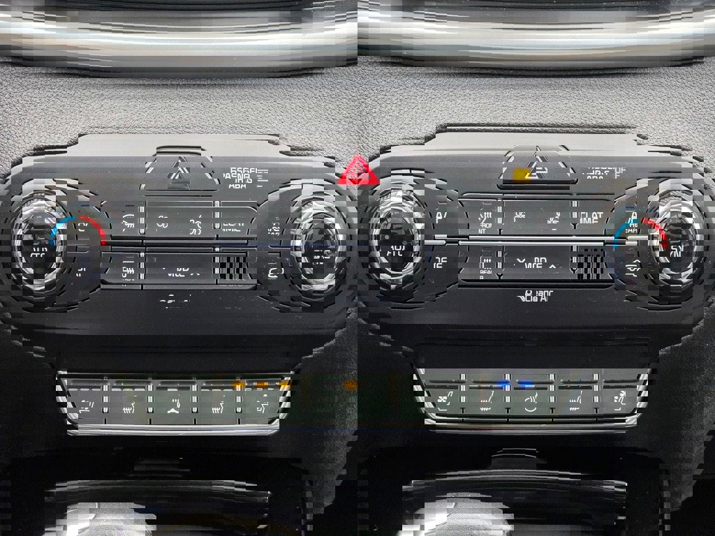 Used 2017 Kia Sorento SX image 13