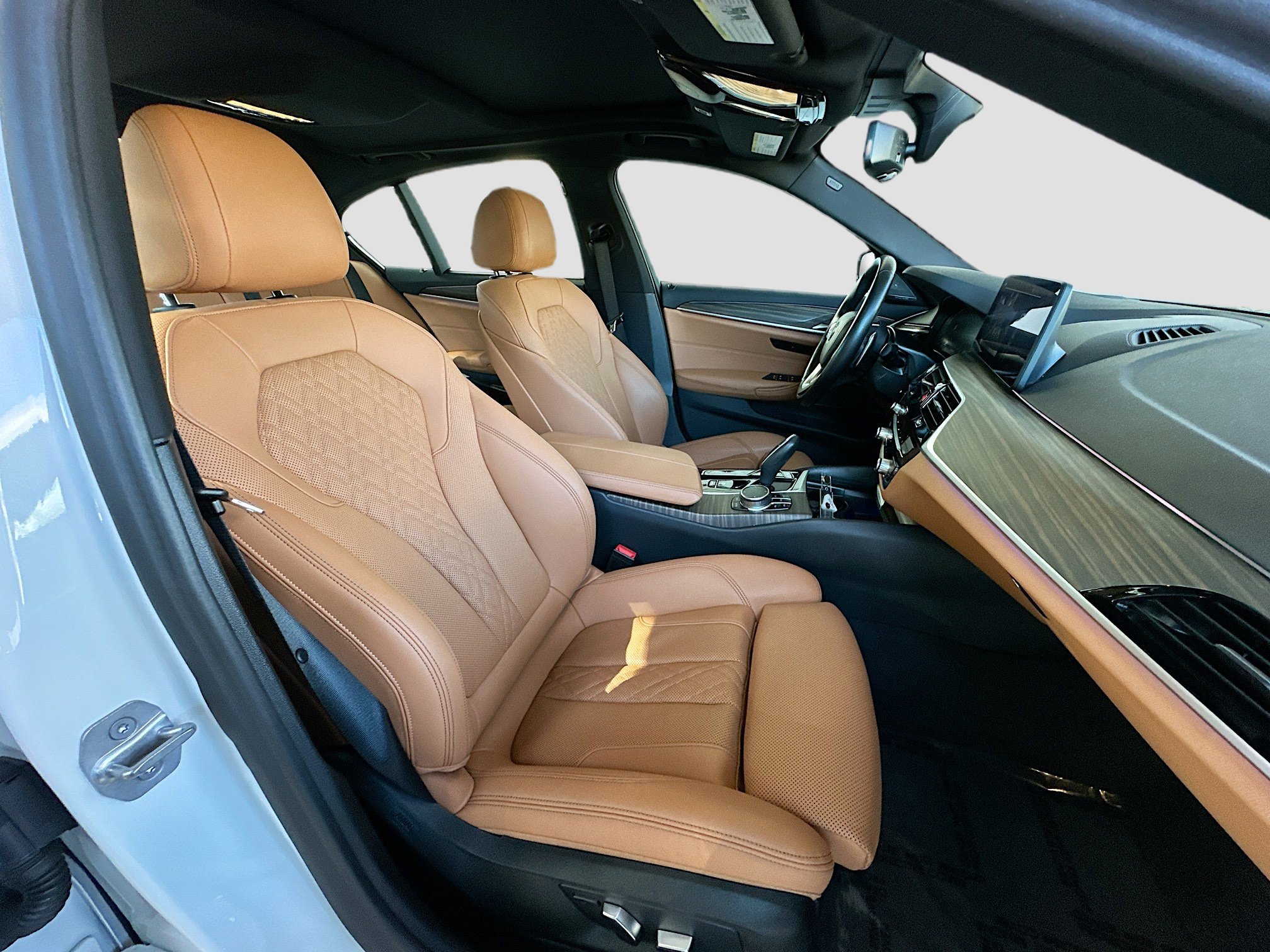 Used 2023 BMW 530i w/ Premium Package image 30