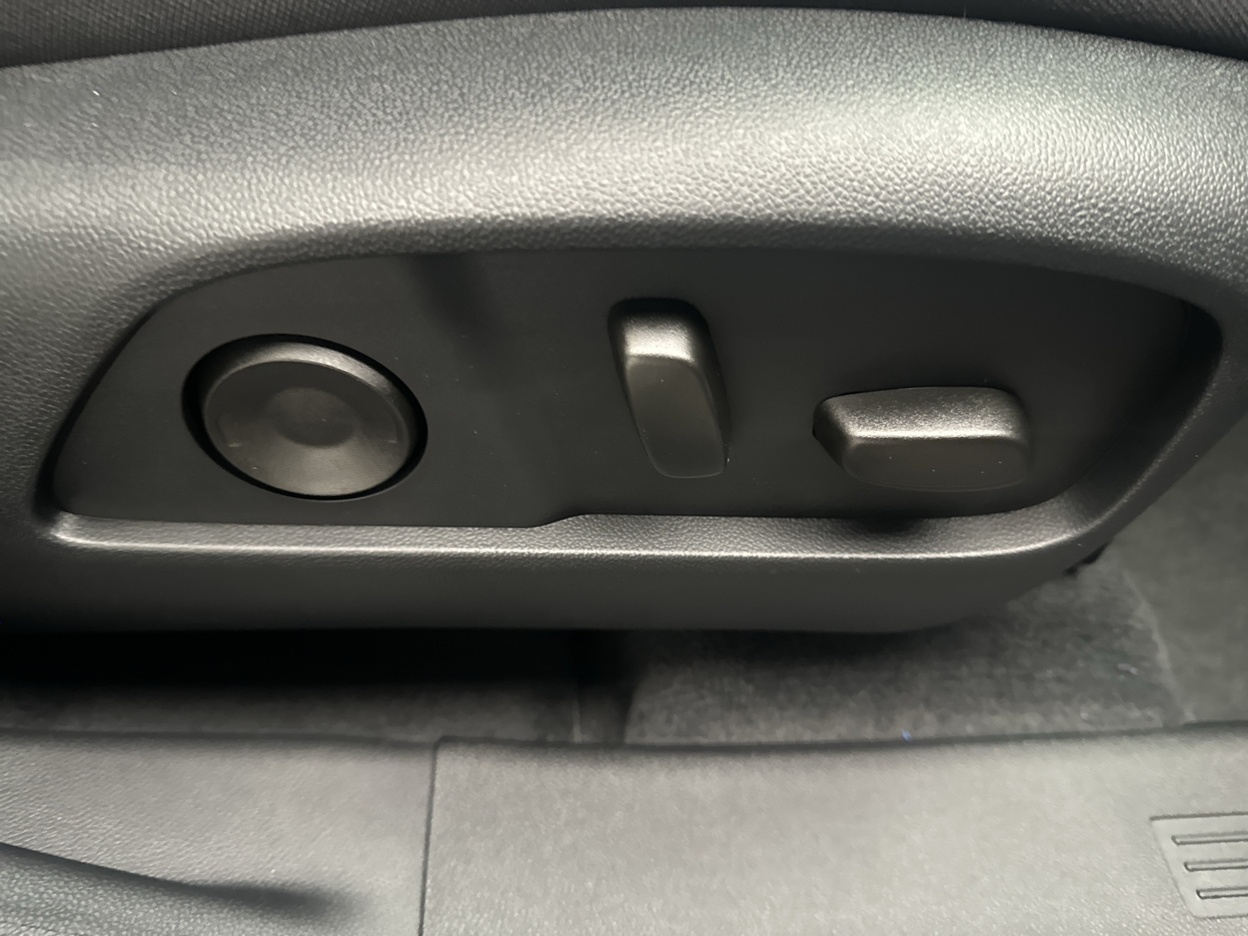 New 2026 Chevrolet Equinox RS w/ Convenience Package III FWD image 24