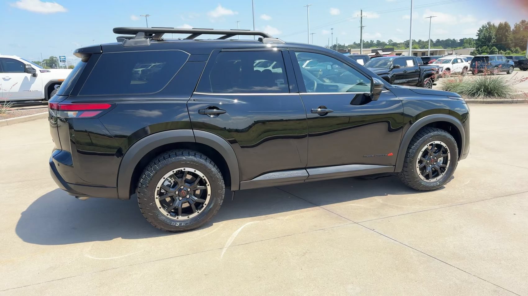 Used 2026 Nissan Pathfinder Rock Creek AWD/4WD image 8