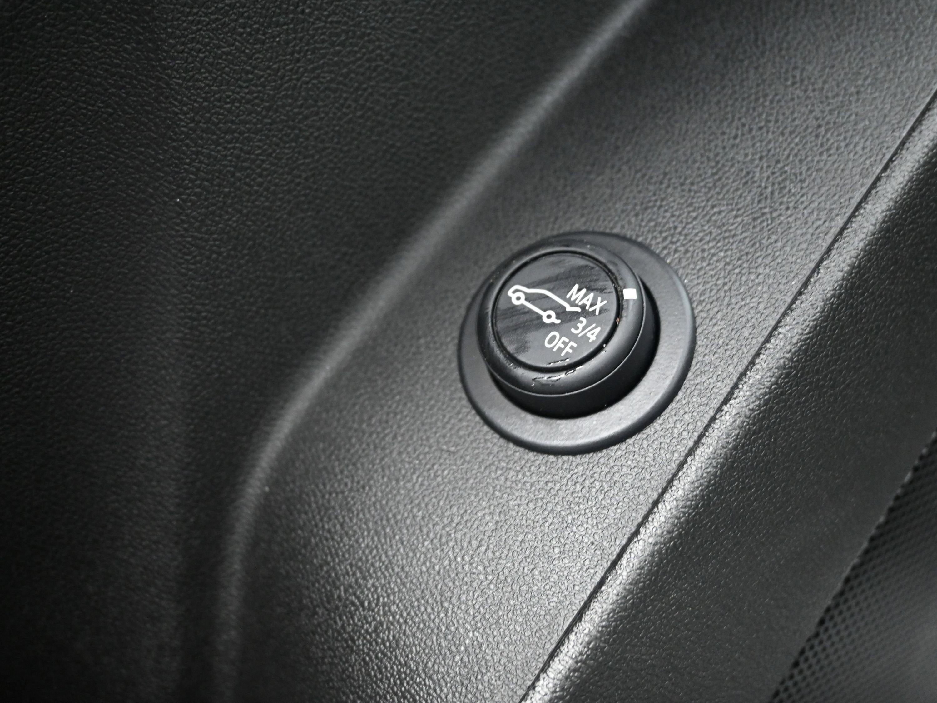 Used 2023 Chevrolet Equinox RS FWD image 24
