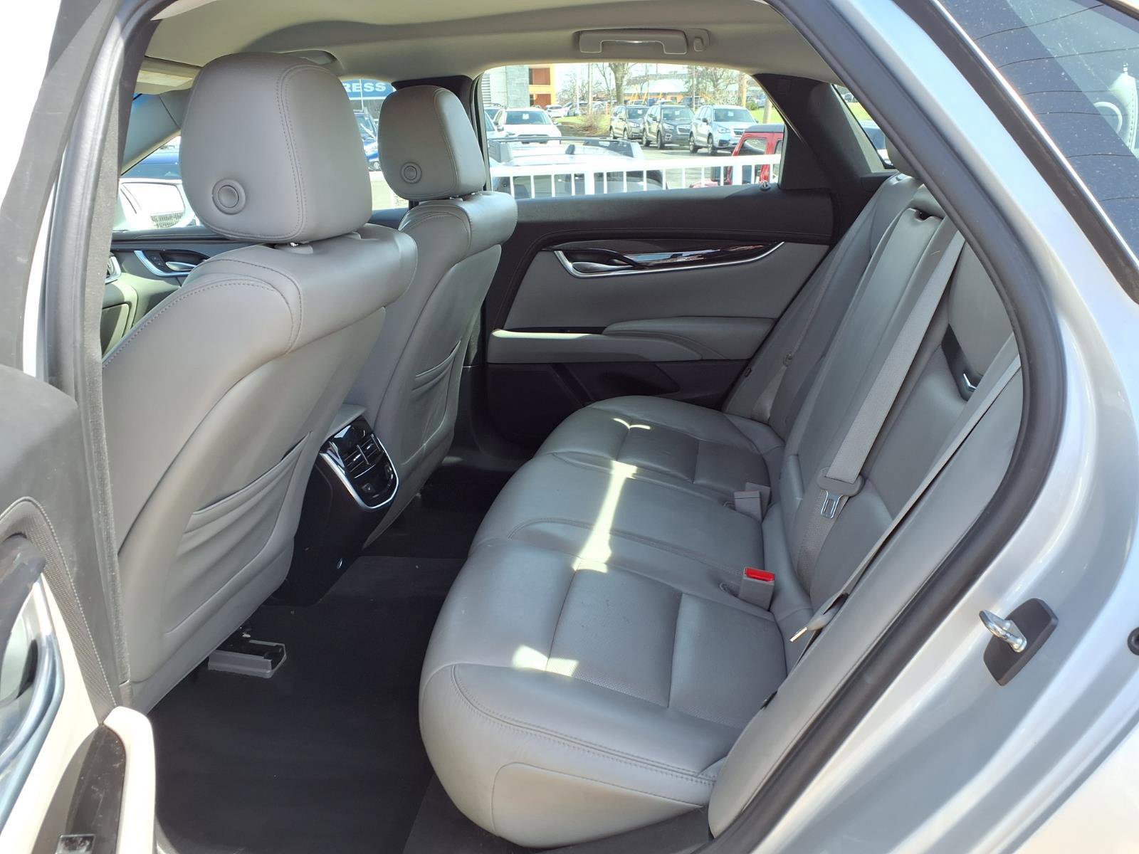 Used 2017 Cadillac XTS Luxury image 24