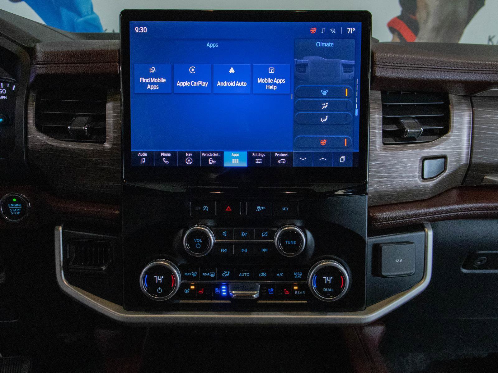 Used 2024 Ford Expedition Limited image 4