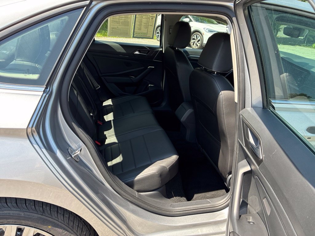 Used 2024 Volkswagen Jetta SE FWD image 38